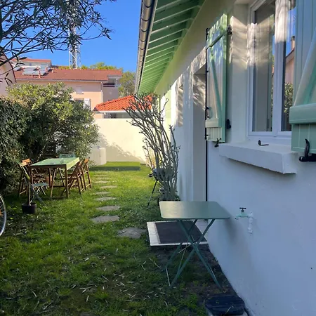 Hébergement de vacances Maison T3 Mitoyenne Avec Jacuzzi Et Jardin Arcachon