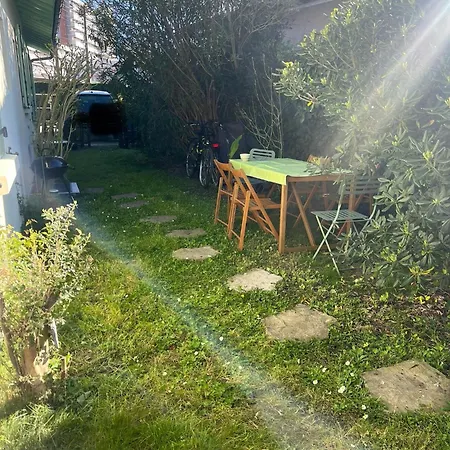 Hébergement de vacances Maison T3 Mitoyenne Avec Jacuzzi Et Jardin