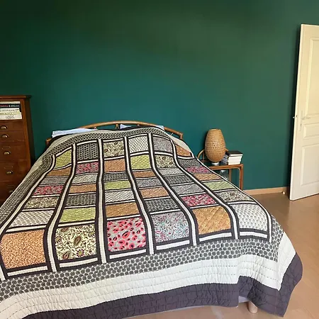 Prázdninový dům Maison T3 Mitoyenne Avec Jacuzzi Et Jardin *